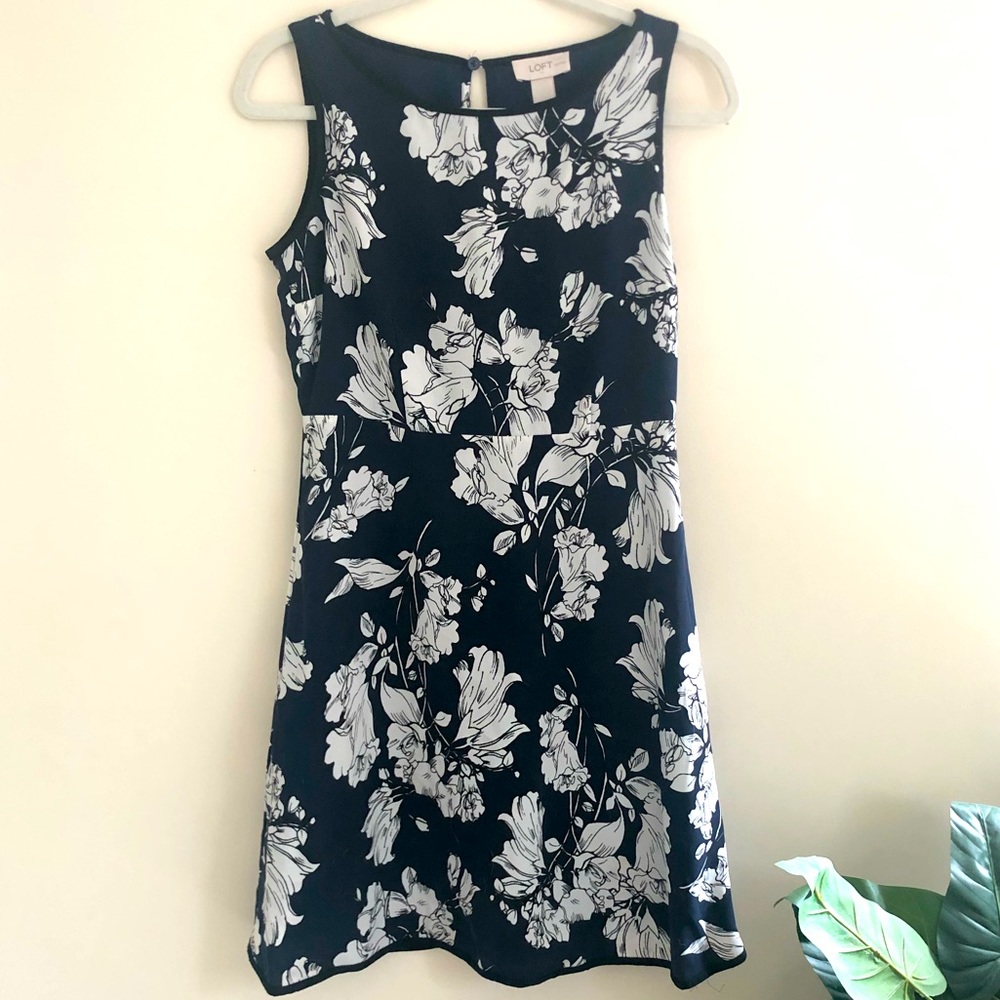 Women’s Loft Floral Formal Dress!